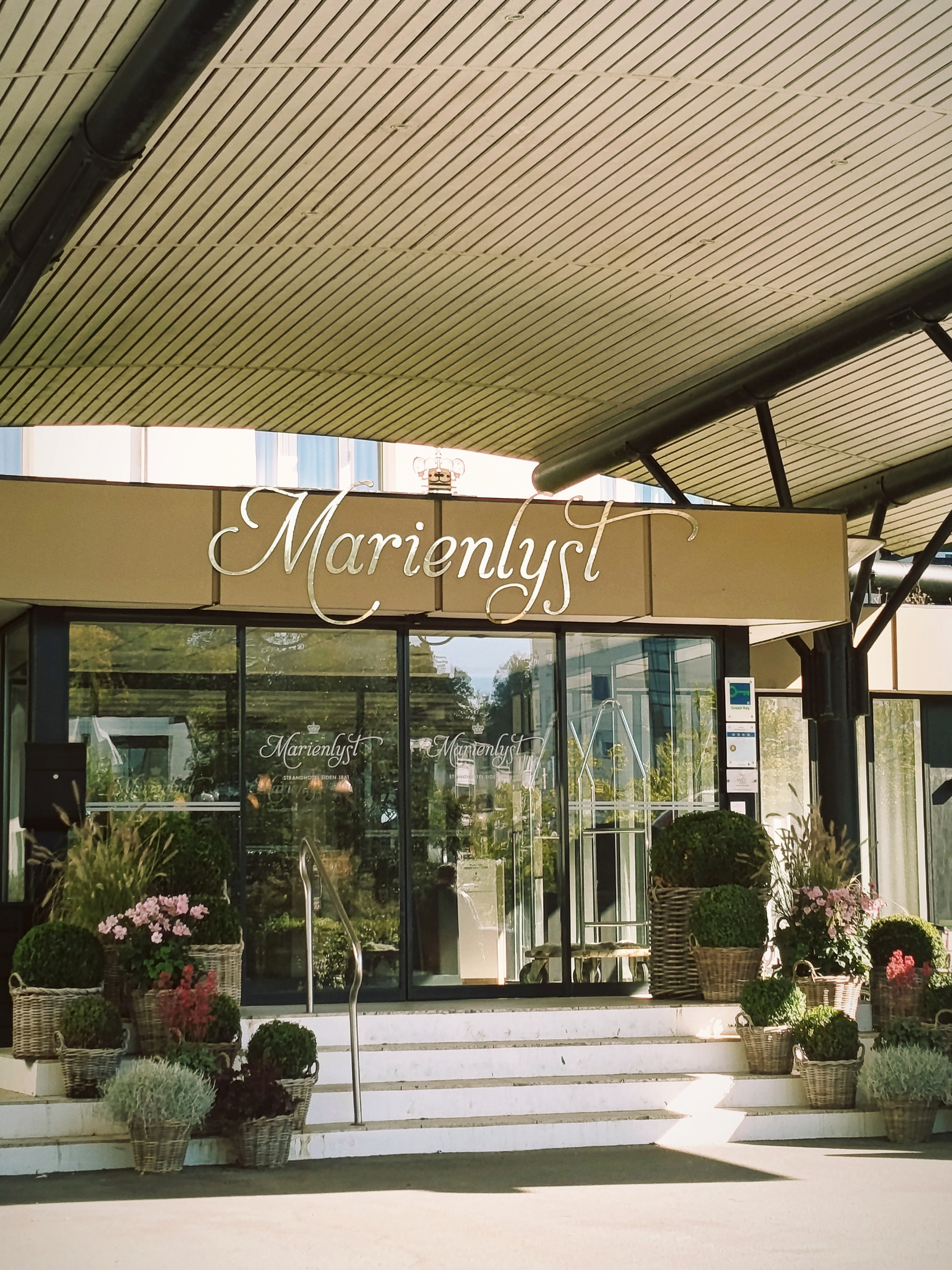 Entrance to Marienlyst Strandhotel in Helsingør, Denmark, during the IBORN and VisBook client visit.